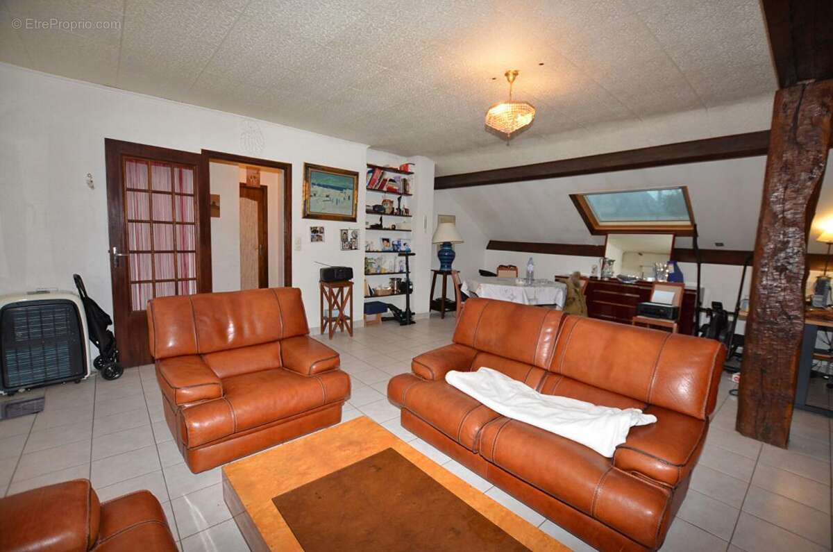 Maison à SAINTE-GENEVIEVE-DES-BOIS