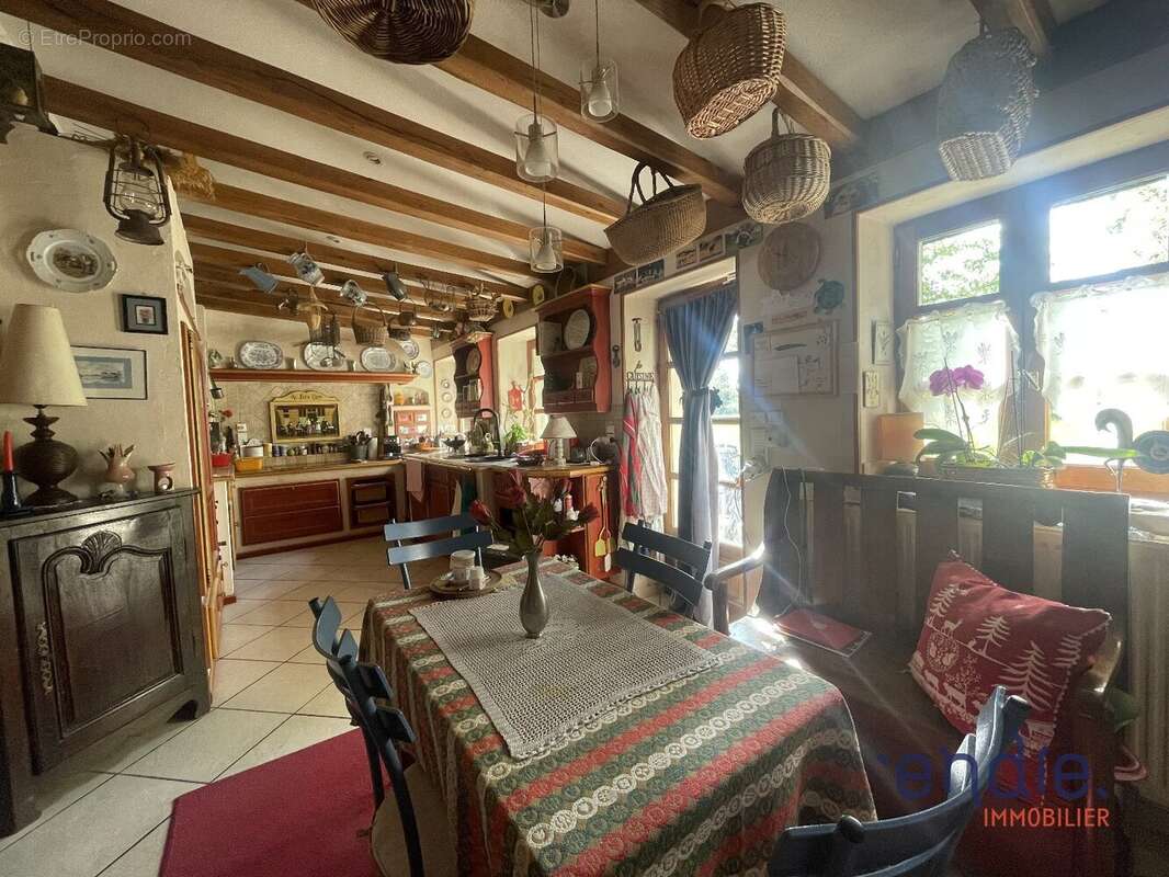 Maison à ISLE-ET-BARDAIS