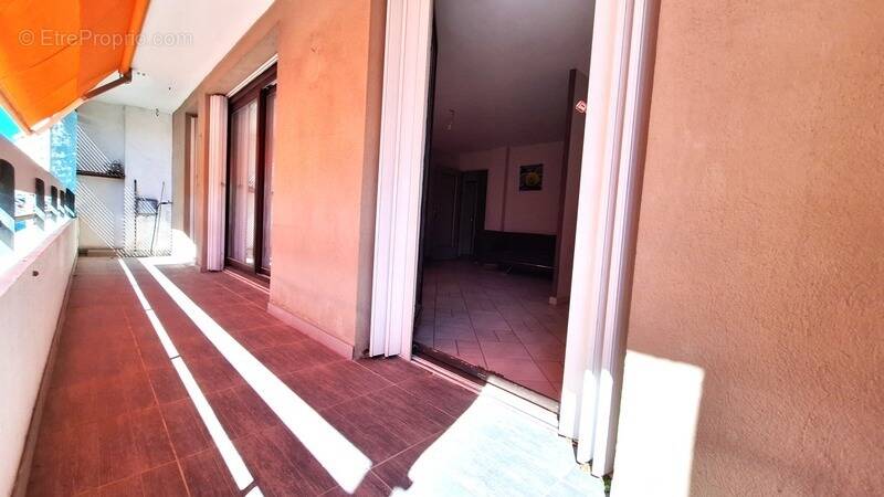 Appartement à MARSEILLE-4E