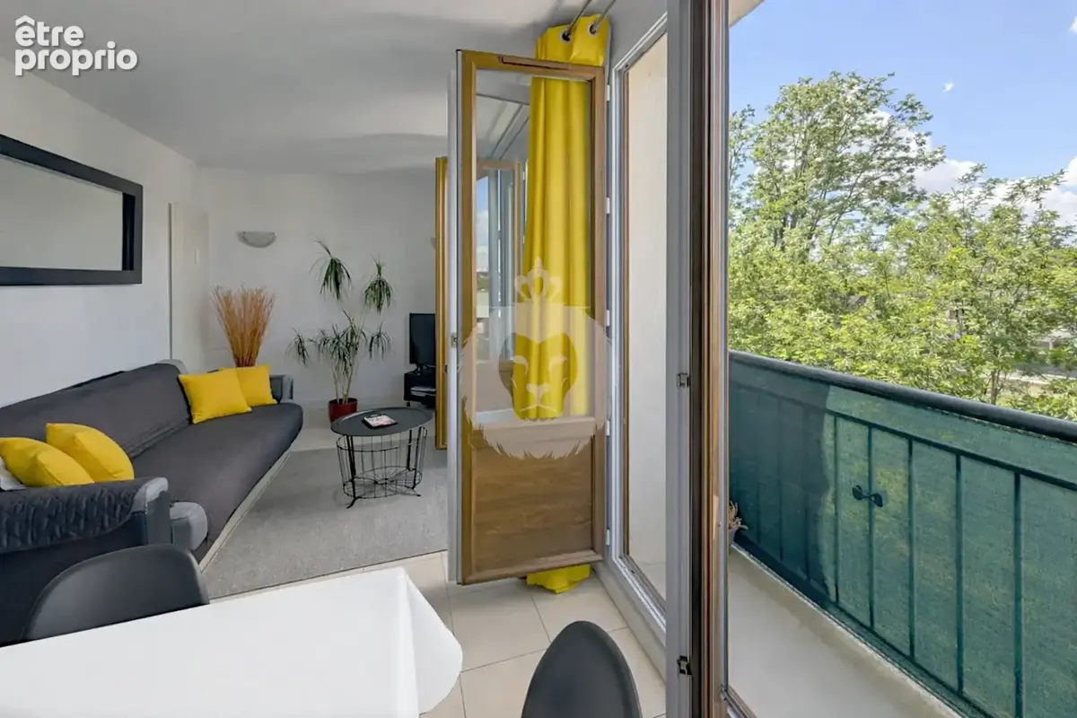 T3 dernier etage place de molenes sur cour - photo 2