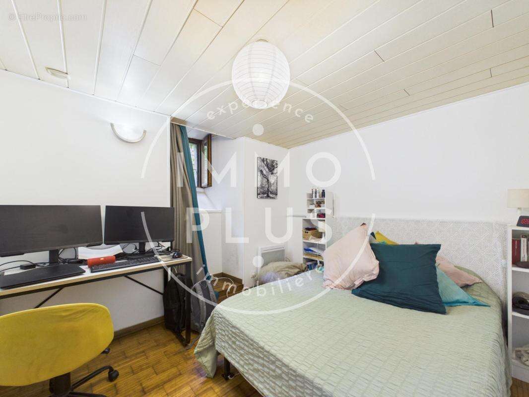 Vente - Appartement - 3 pièces + cuisine - 62,48 m² - 274 000 € - photo 12