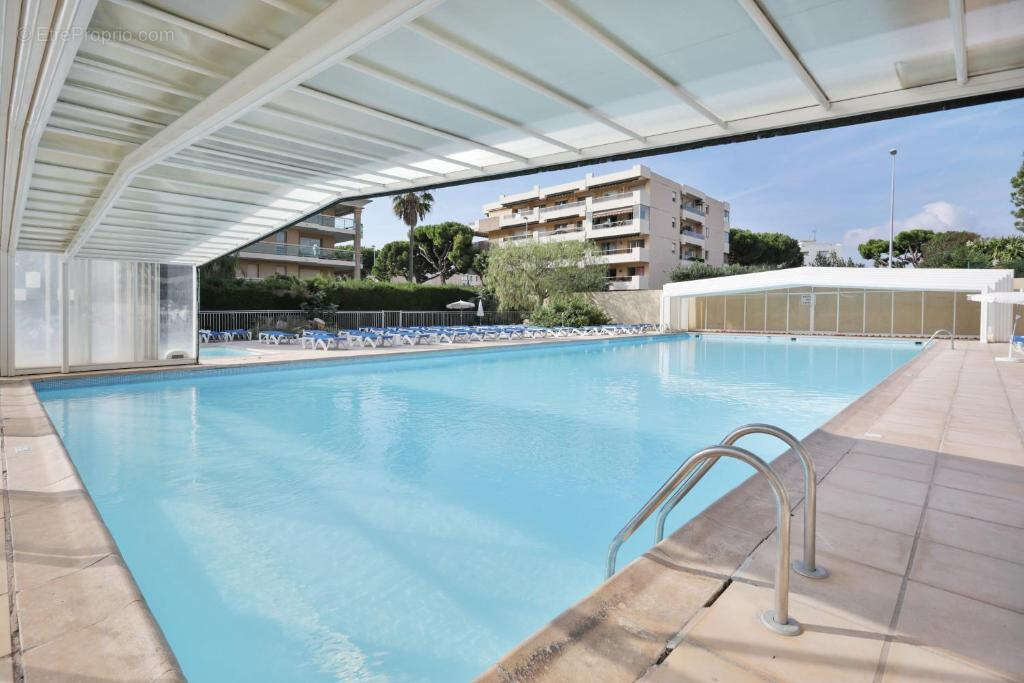 Appartement à SAINT-LAURENT-DU-VAR