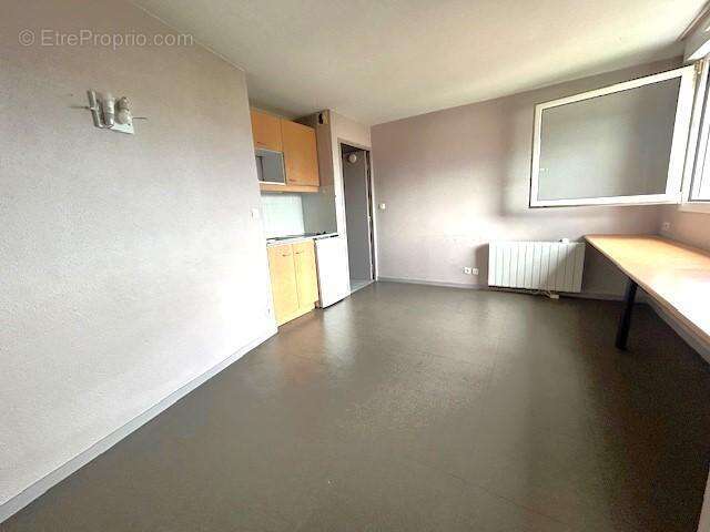   - Appartement à VILLEURBANNE