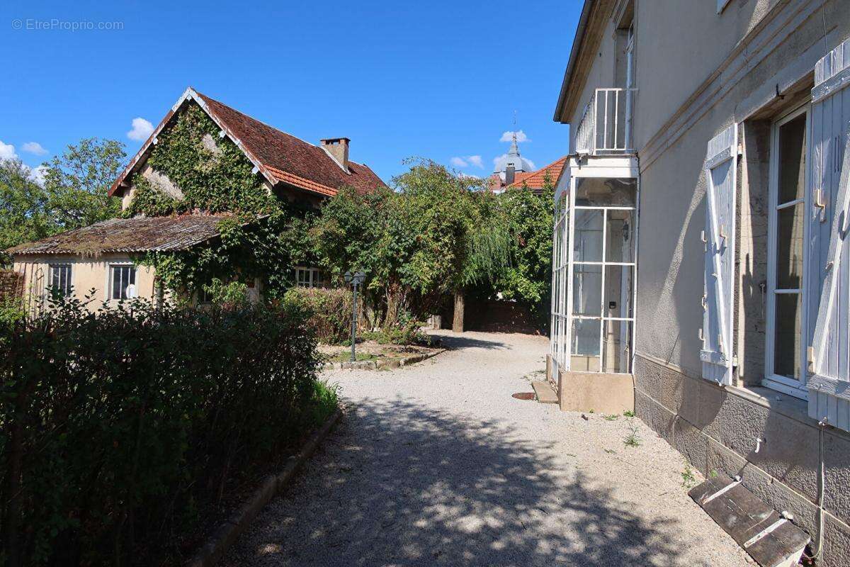 Maison à CHEMAUDIN