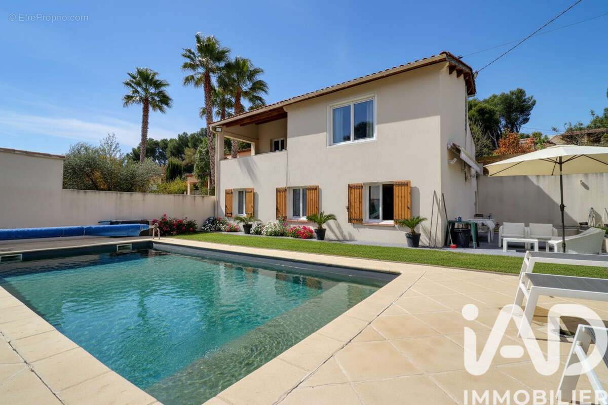 Photo 3 - Maison à SAINT-MITRE-LES-REMPARTS