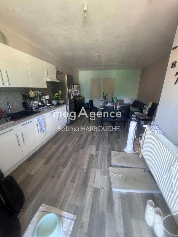 Ensemble de deux appartements côte à côte avec garage, parkings et jardin - photo 8