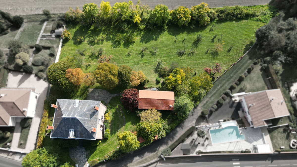 Maison à LA ROCHE-BLANCHE