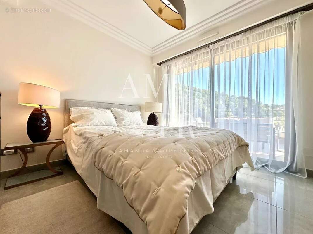 Appartement à ROQUEBRUNE-CAP-MARTIN