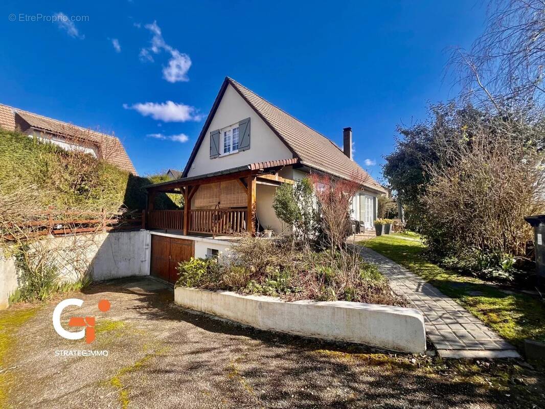 Maison à SAINT-ETIENNE-DU-ROUVRAY