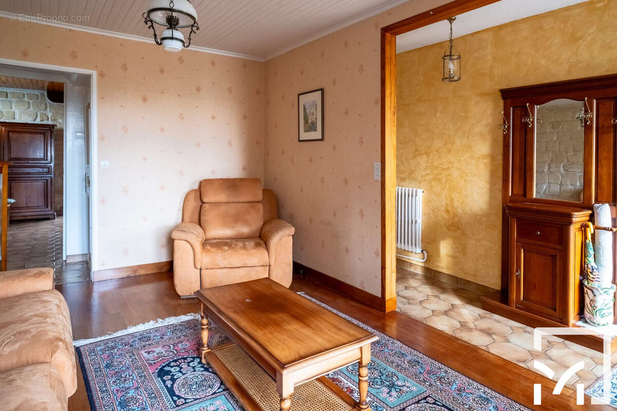 Maison à LE MESNIL-LE-ROI