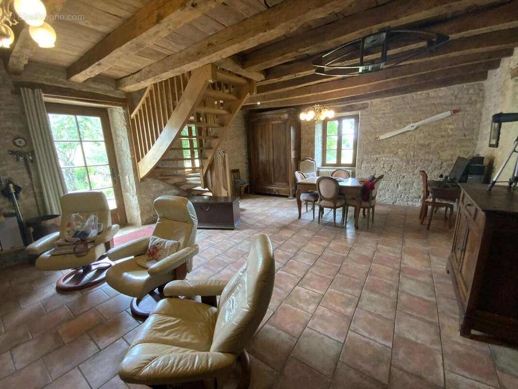 Propriété de caractère sur le Causse de Labastide-Murat – 10 hectares de nature et piste d'atterrissage privée - photo 6