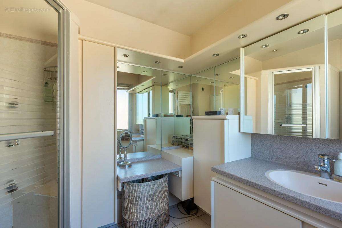 Appartement à TASSIN-LA-DEMI-LUNE