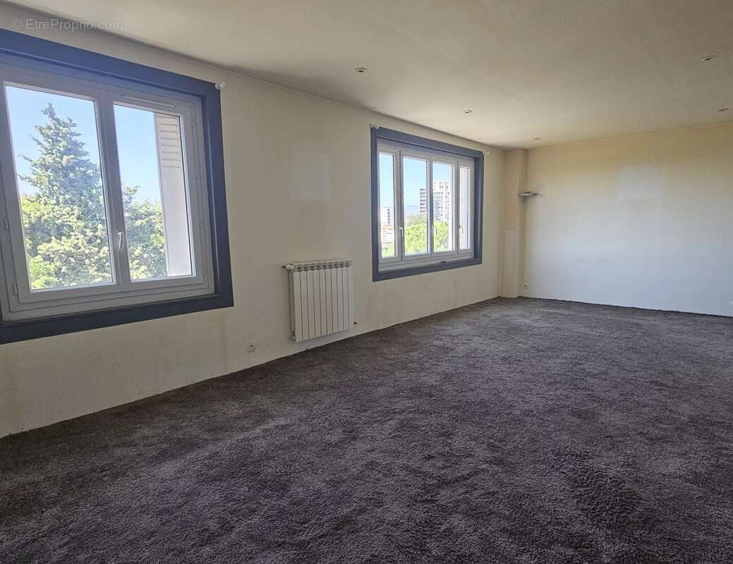 MONTOLIVET. Grand T3 de 72 m². - photo 2