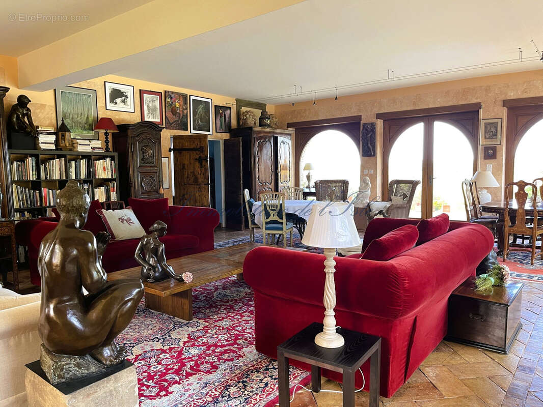 Maison à HAUTEFORT