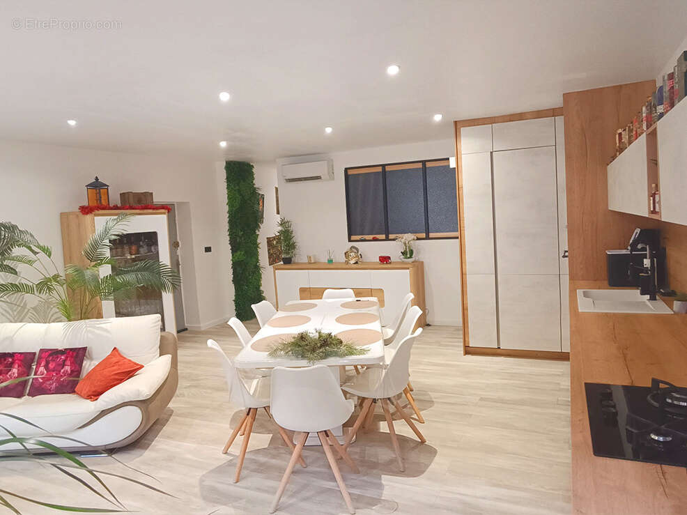 Maison à LA BEGUDE-DE-MAZENC