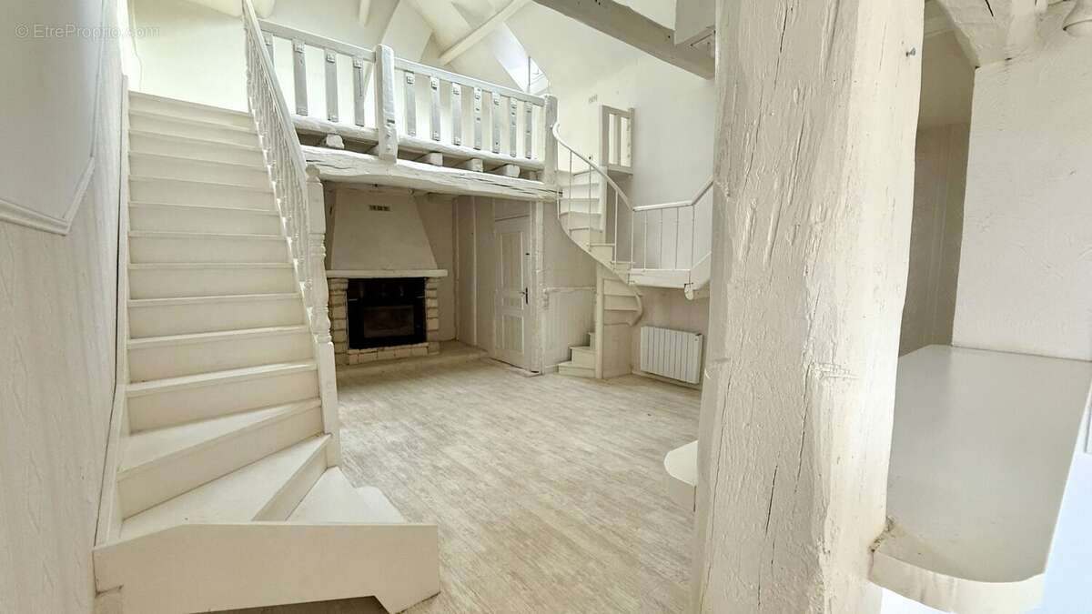 Appartement à MEZY-SUR-SEINE