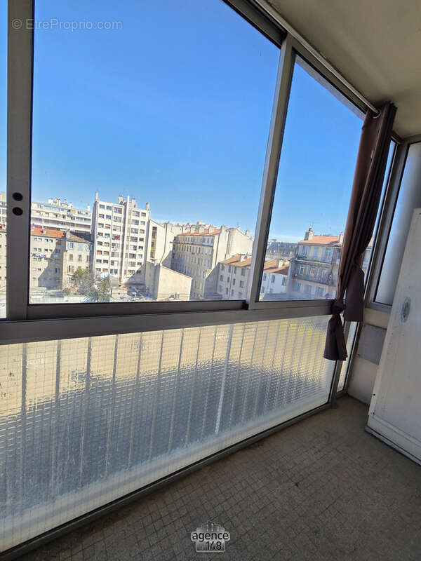 Appartement à MARSEILLE-3E