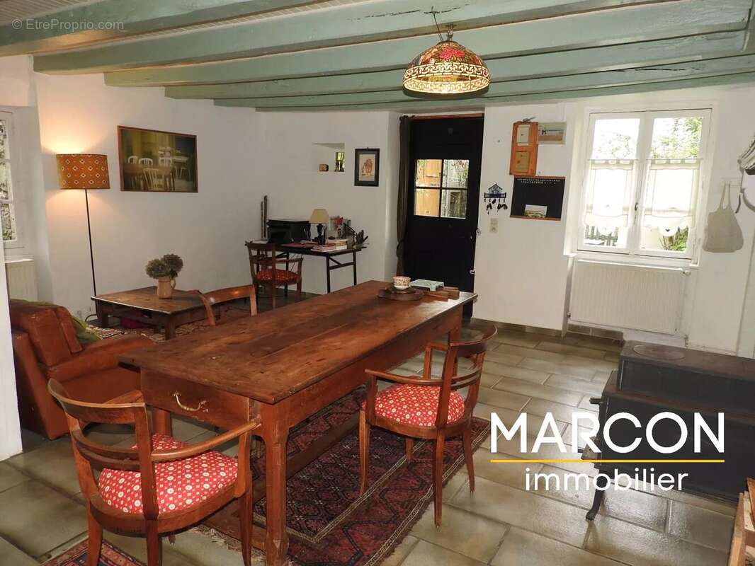 Maison à SAINT-PIERRE-BELLEVUE