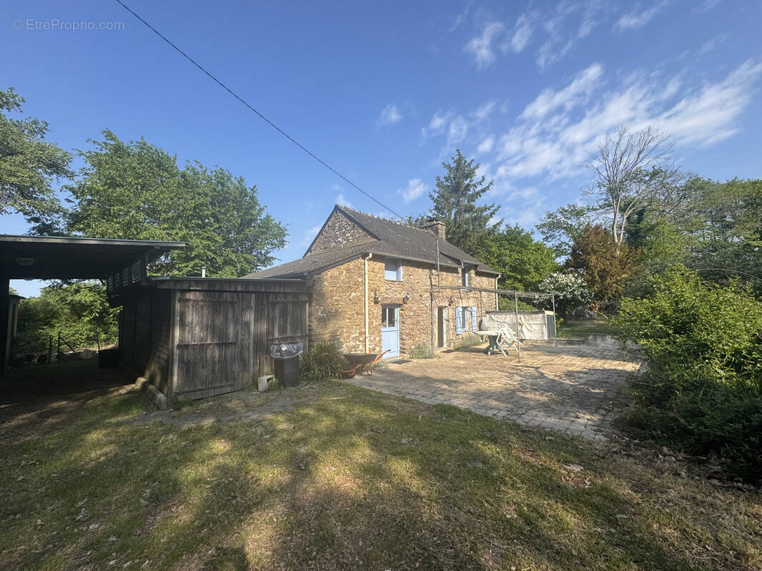 Maison à PLUHERLIN