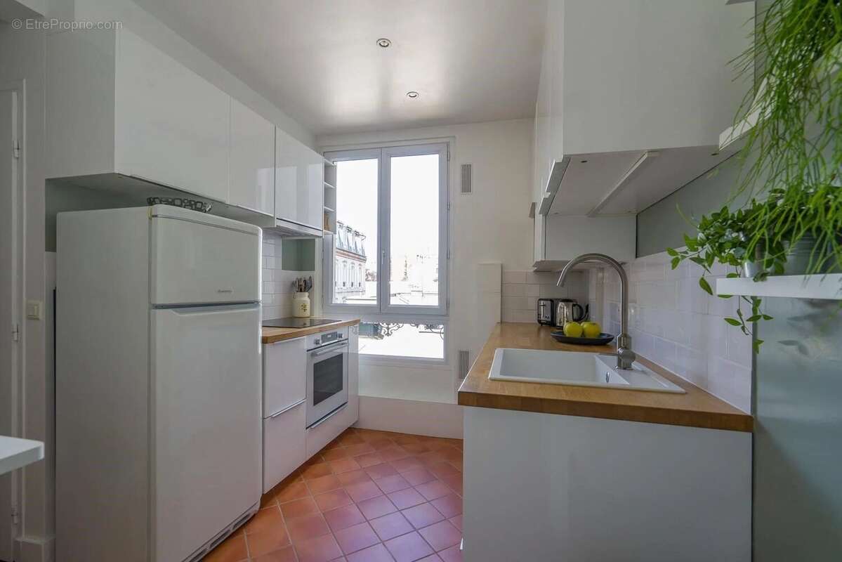 Appartement à CHARENTON-LE-PONT