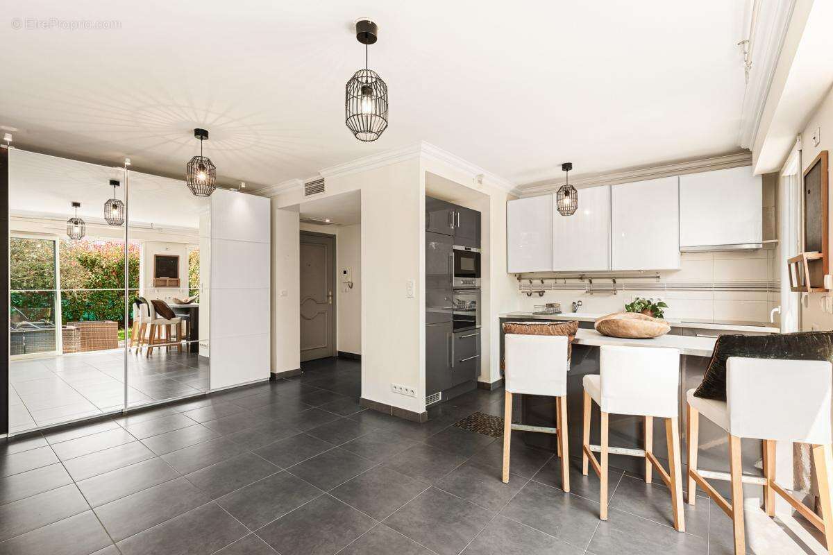 Appartement à MANDELIEU-LA-NAPOULE