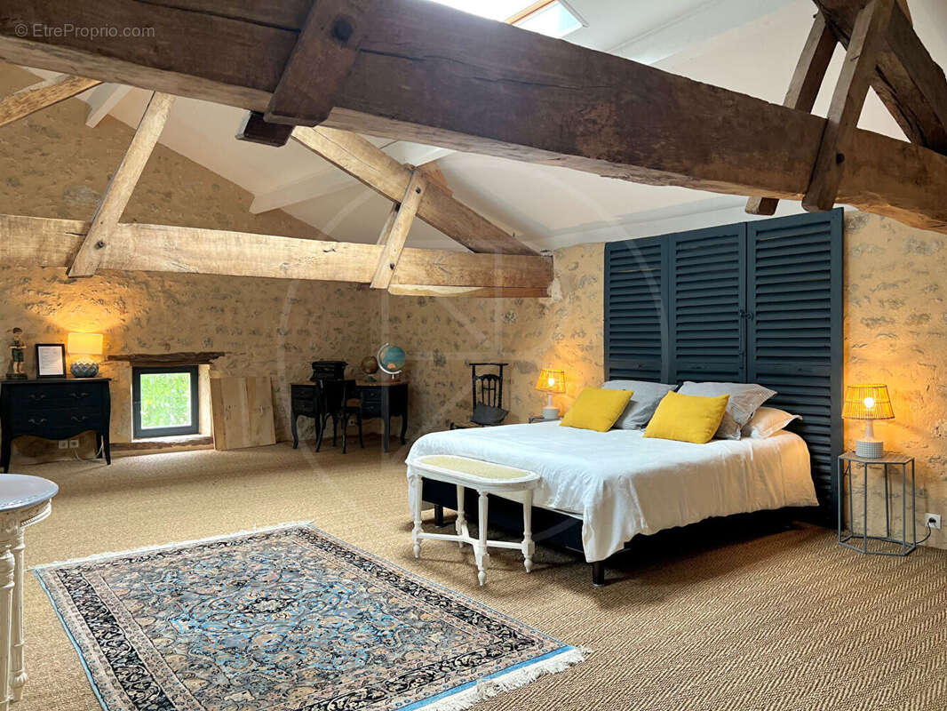 Maison à SAINT-EMILION