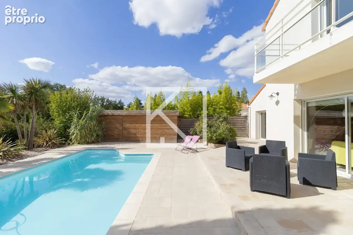 Maison 9 pièces 245 m² à vendre à Cholet (49300) - photo 4