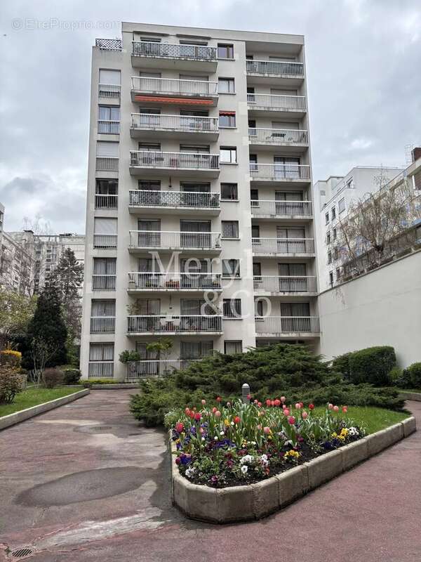 Appartement à PARIS-12E