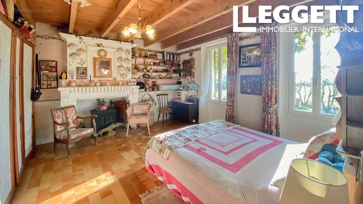 Charmante ferme de 4 chambres avec grande grange et vue fabuleuse sur la campagne - photo 9