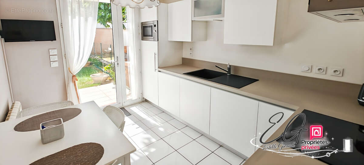 Maison rénovée 3 chambres avec jardin clos et deux places de parking - photo 6