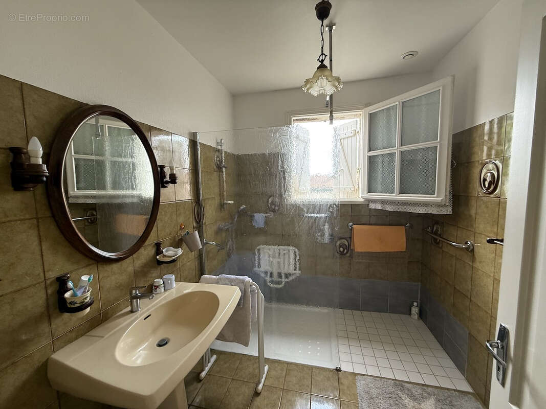 Maison à SAINT-ETIENNE-DE-FOUGERES