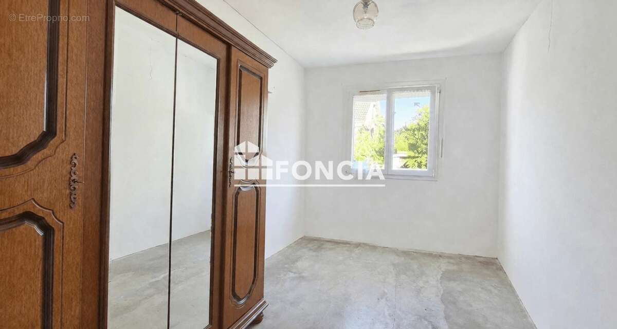 Pavillon individuel avec véranda récente et fort potentiel – Oiry - photo 8