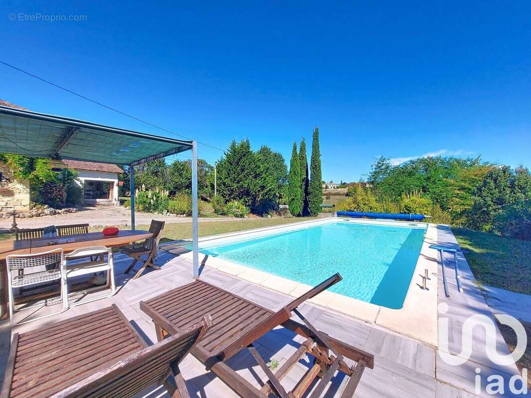 Maison 255 m² à Castillon-Massas  - photo 4