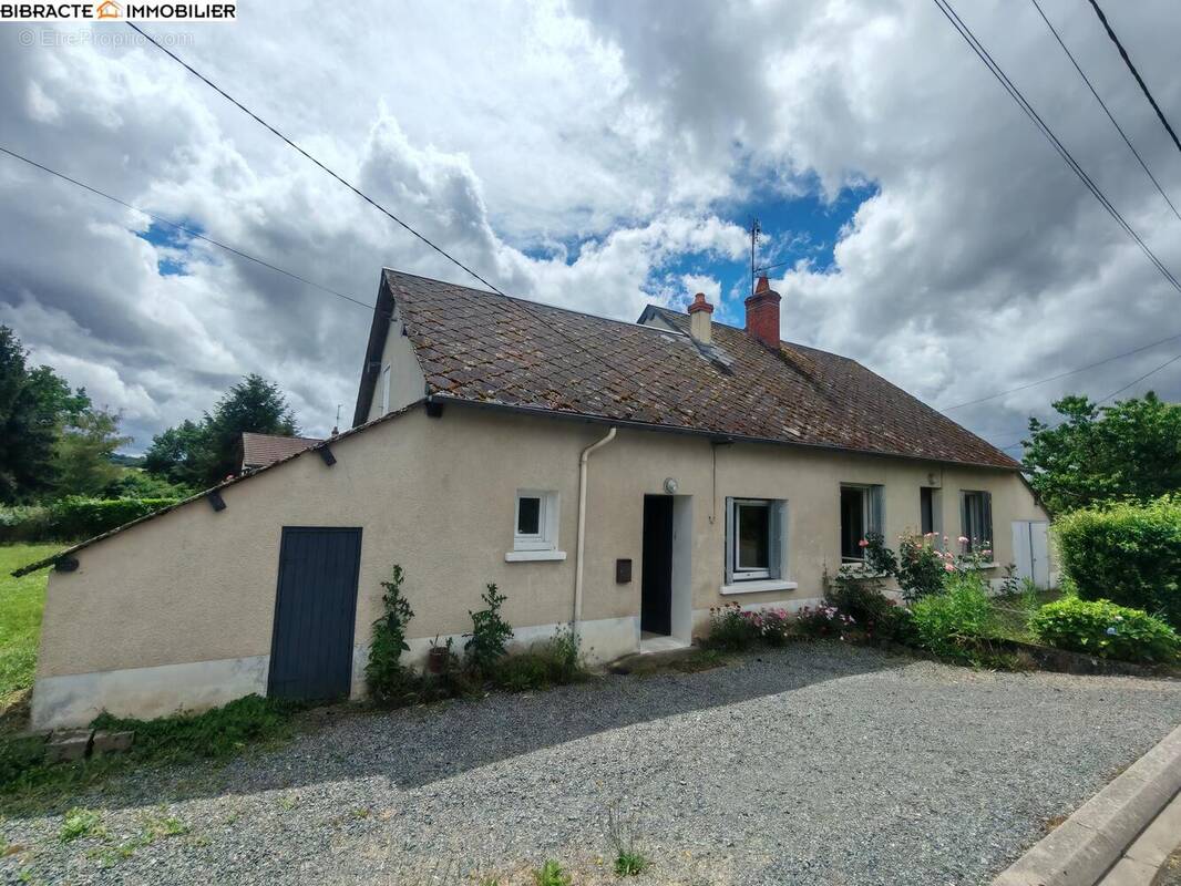 Maison à LUZY