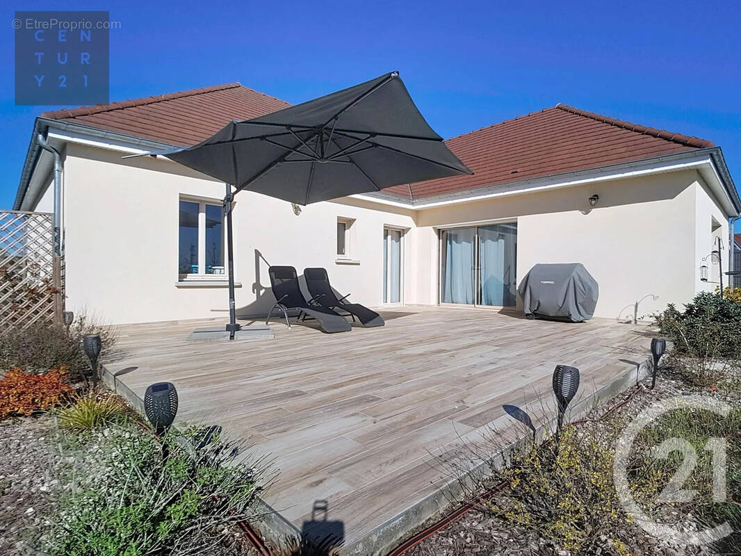 Maison à SAINT-PARRES-AUX-TERTRES