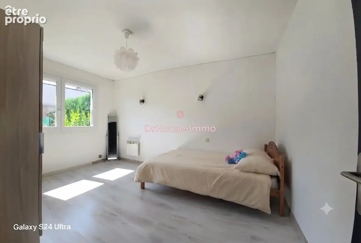 Maison 6 pièces 146 m² à vendre à Le Chambon-Feugerolles (42500) - photo 14