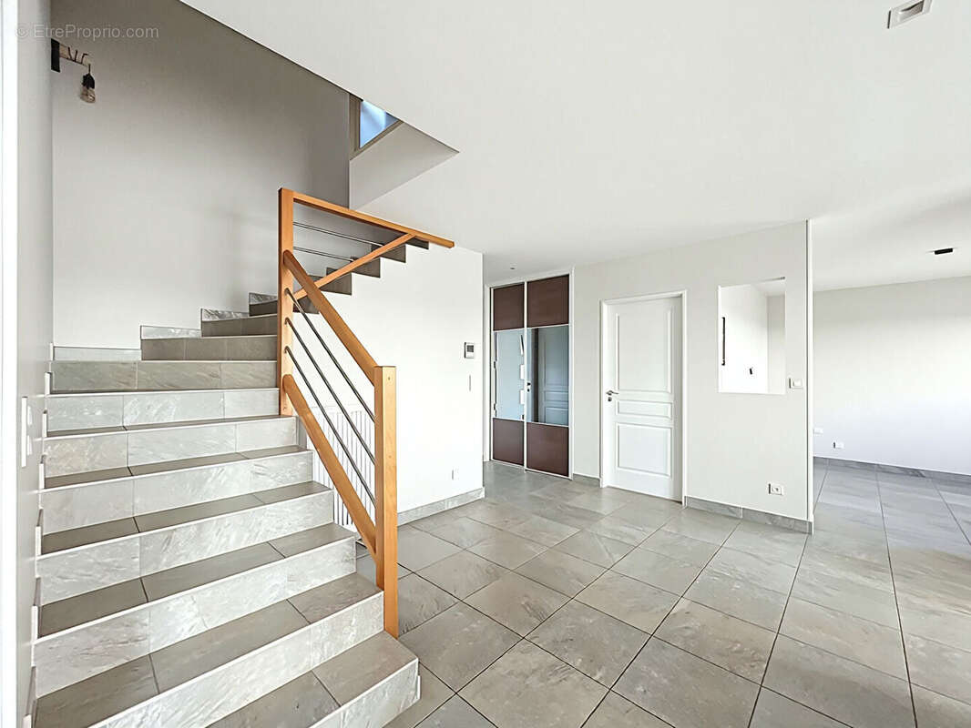 Maison Vaugneray 6 pièce(s) 135 m2 - photo 10