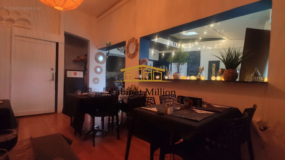 Commerce à VIC-LA-GARDIOLE