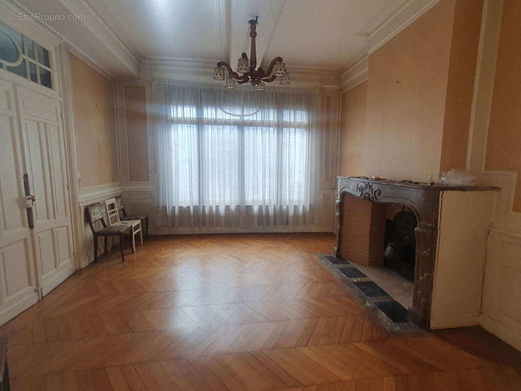 Maison à SAINT-QUENTIN