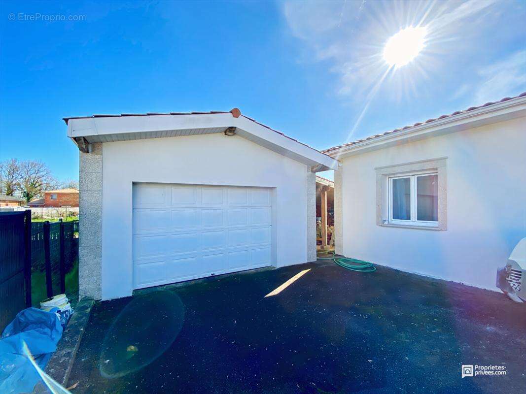 Maison à AMBARES-ET-LAGRAVE