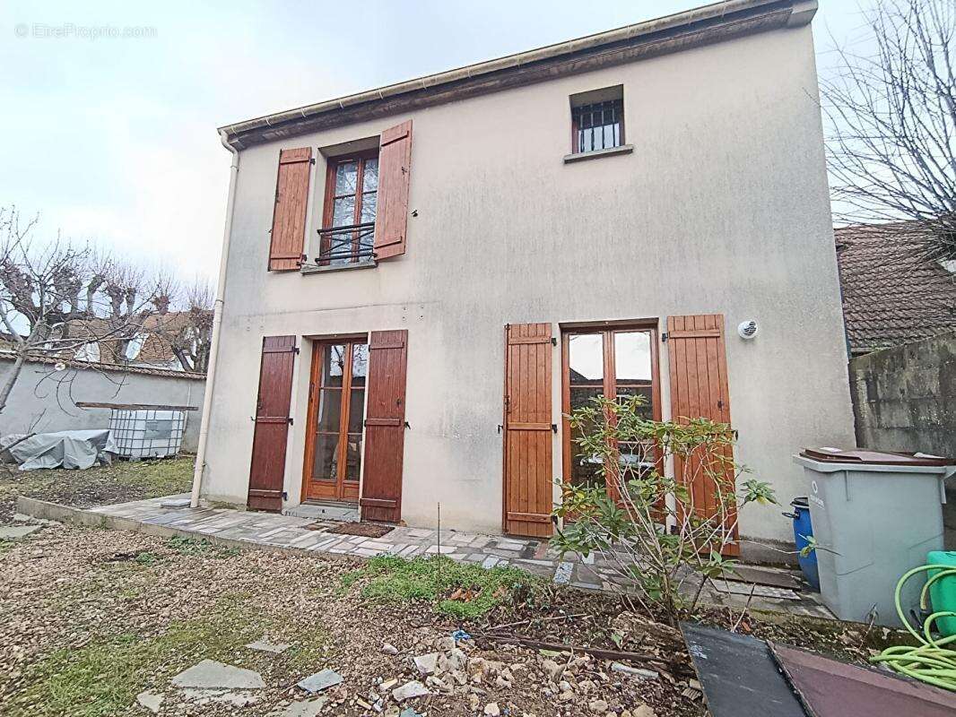 Maison à BRIE-COMTE-ROBERT