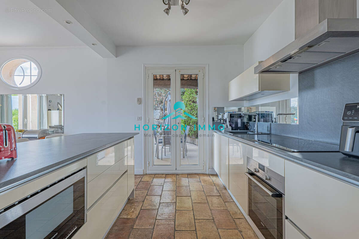 Maison à SAINT-LAURENT-DU-VAR