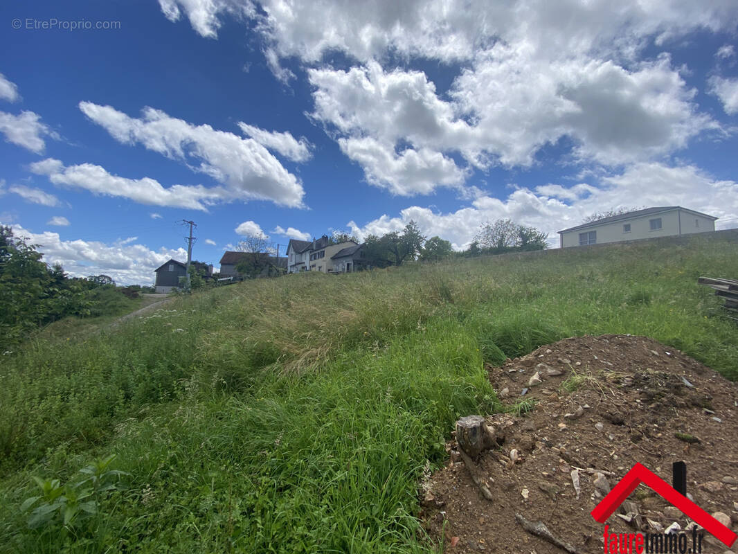 Terrain à SAINTE-FEREOLE