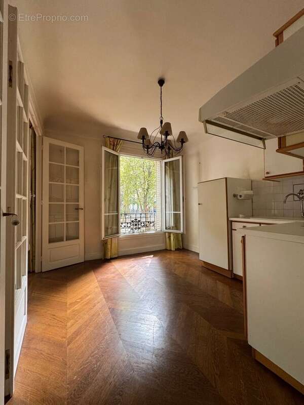 Appartement à PARIS-18E