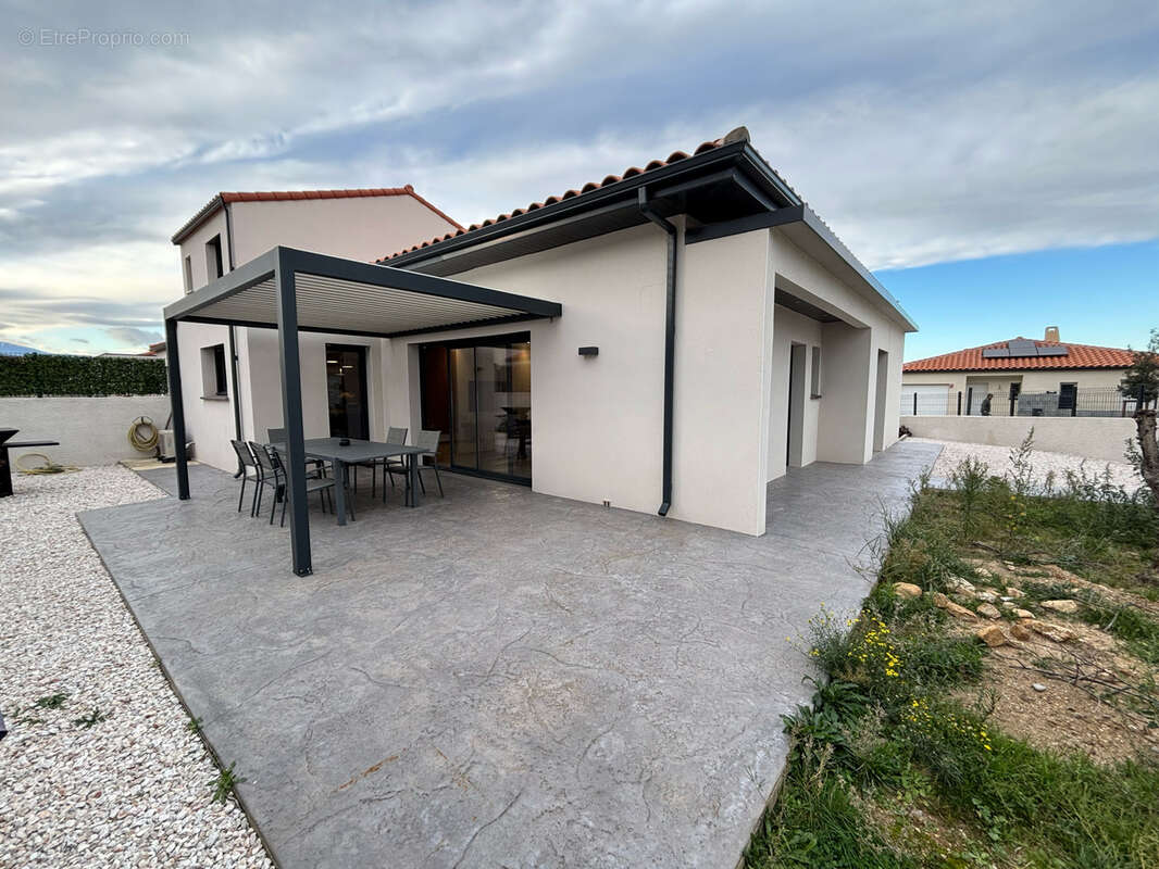 Maison à LAROQUE-DES-ALBERES