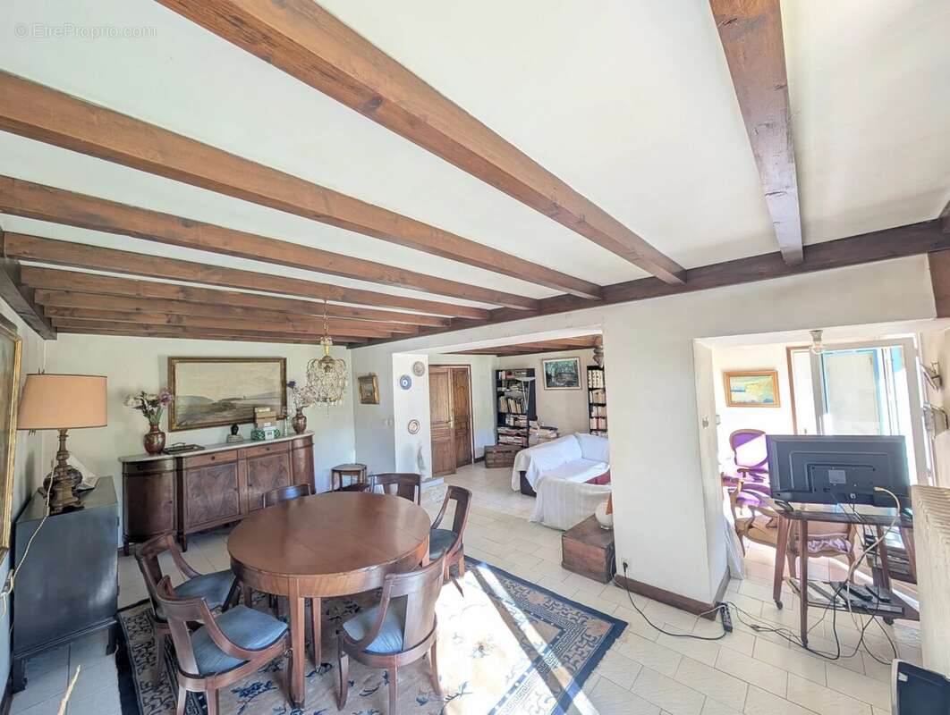 Maison à FRANCHEVILLE