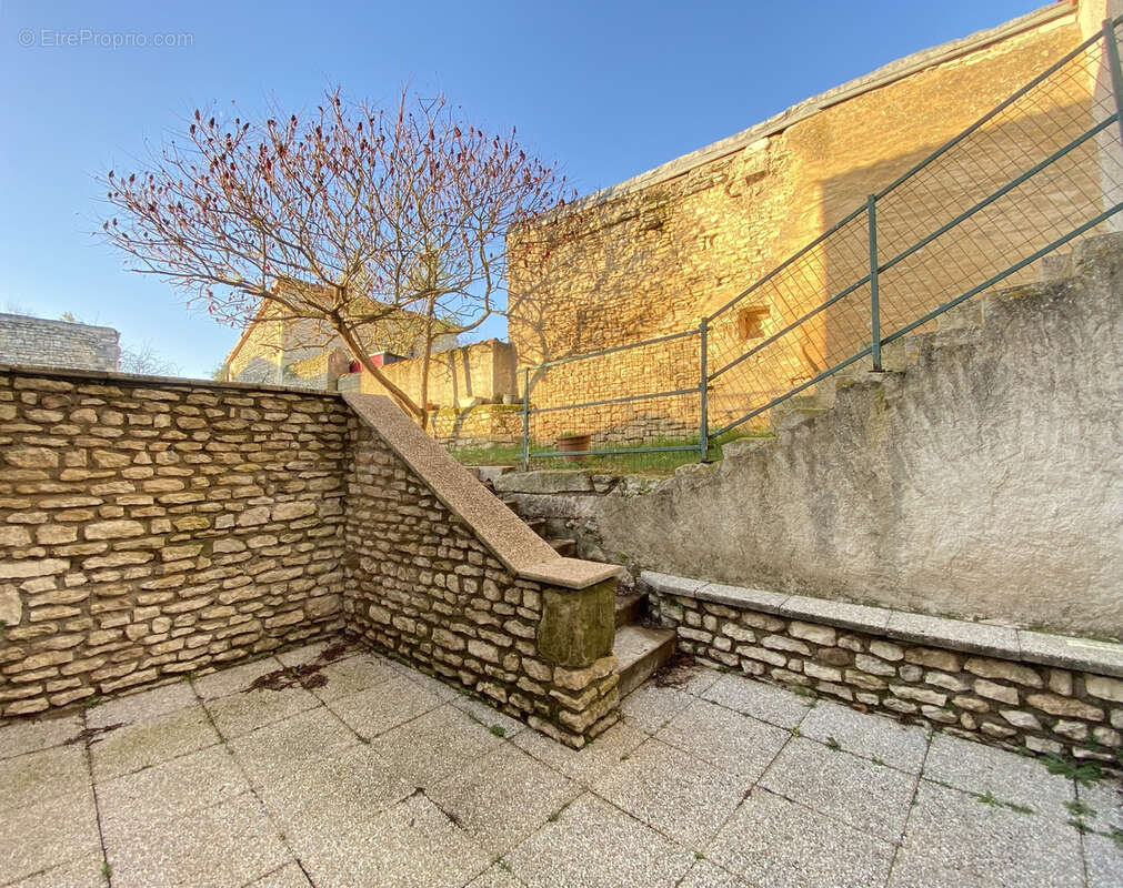 Maison à JAUNAY-CLAN