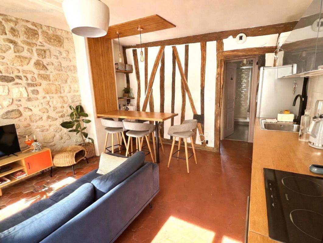 Appartement à PARIS-3E
