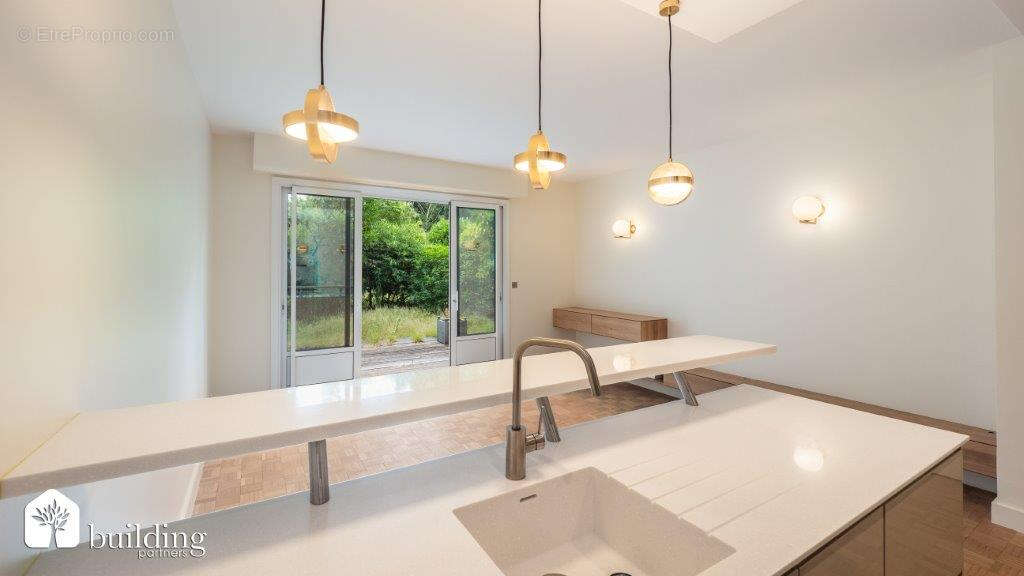 Appartement à NEUILLY-SUR-SEINE