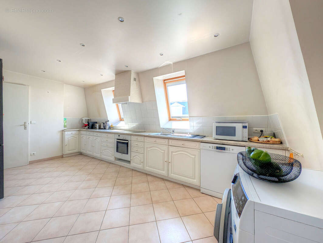 Appartement à LA GARENNE-COLOMBES